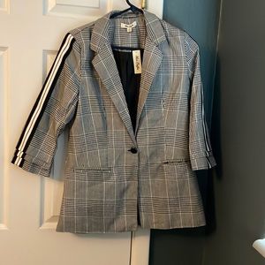 Ladies 3/4 length sleeve blazer